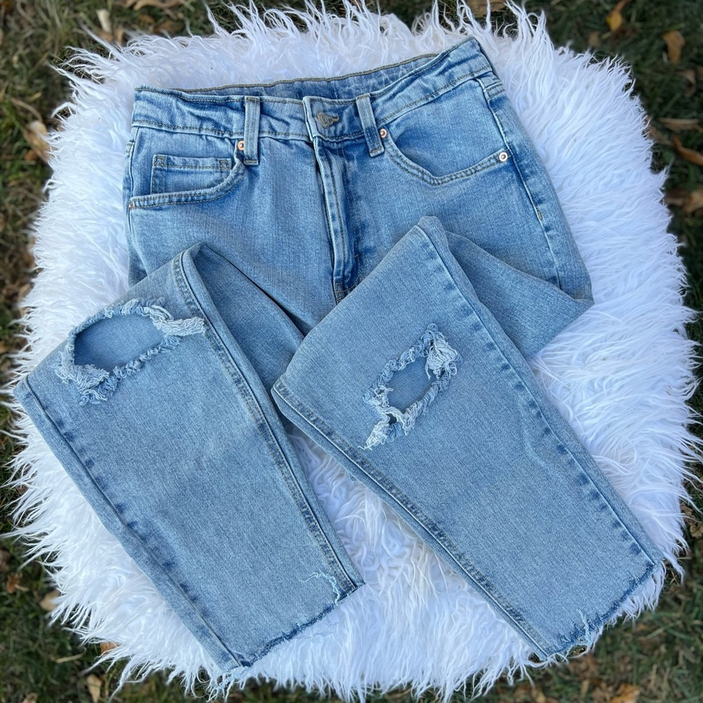 Distressed Boyfriend Jeans